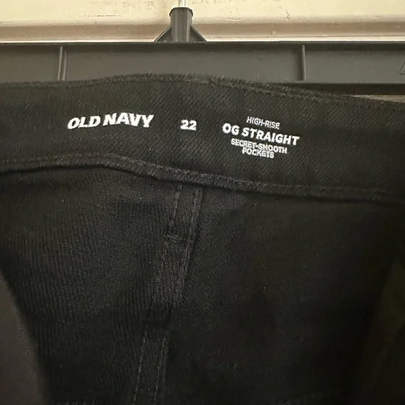 Old Navy Black High-Rise OG Straight Pants - Picture 4 of 4